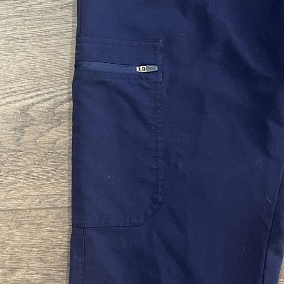 FIGS Cairo Cargo Scrub Pants Navy Blue Technical Collection - Men's Size Large - Picture 2 of 9